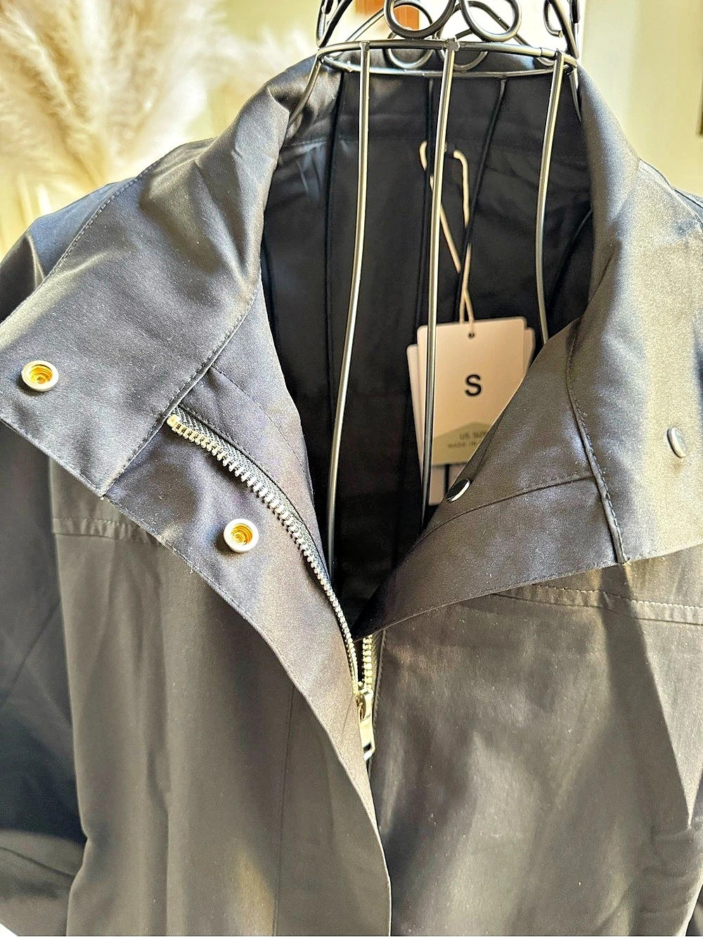 Women’s Cropped Utility Jacket - Picture 9 of 16